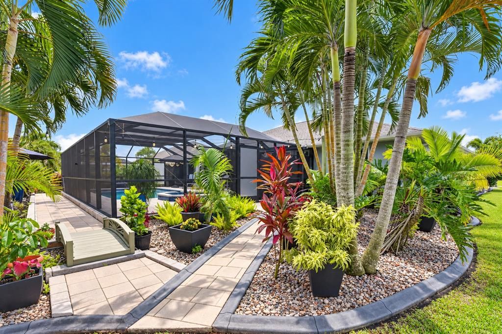 For Sale: $450,000 (3 beds, 2 baths, 1983 Square Feet)