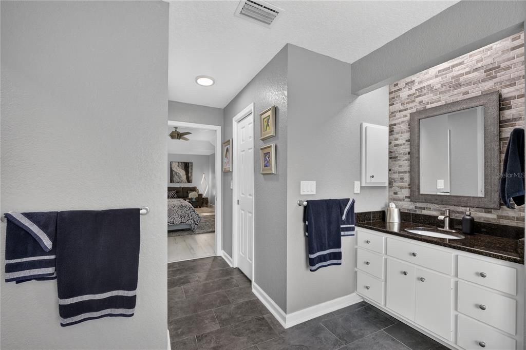 For Sale: $450,000 (3 beds, 2 baths, 1983 Square Feet)