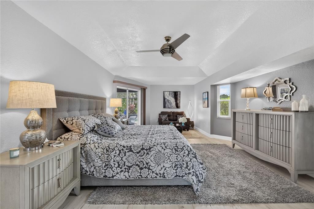For Sale: $450,000 (3 beds, 2 baths, 1983 Square Feet)