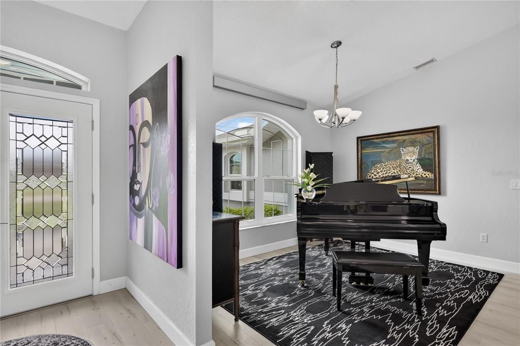 For Sale: $450,000 (3 beds, 2 baths, 1983 Square Feet)