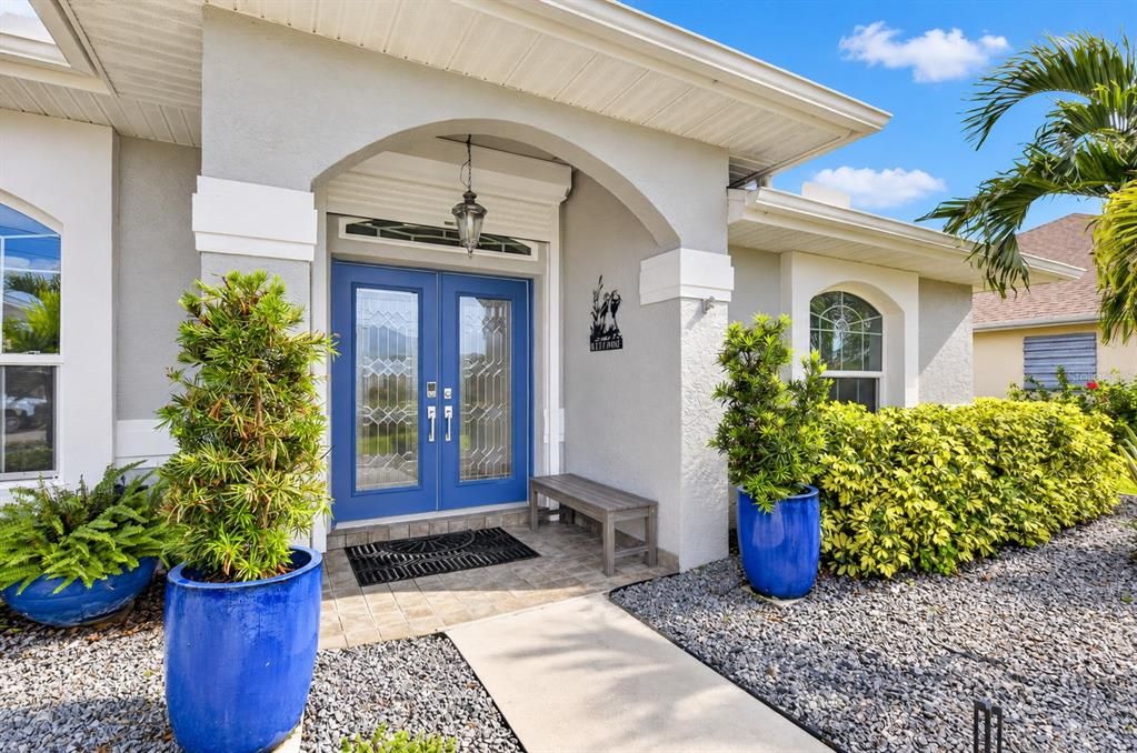 For Sale: $450,000 (3 beds, 2 baths, 1983 Square Feet)
