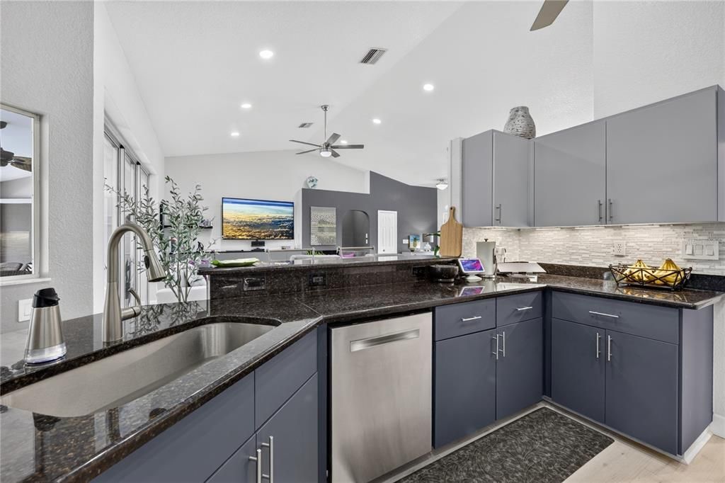 For Sale: $450,000 (3 beds, 2 baths, 1983 Square Feet)