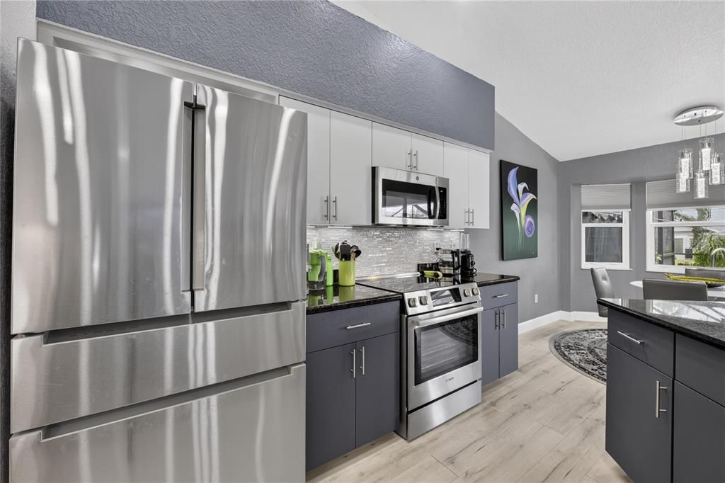 For Sale: $450,000 (3 beds, 2 baths, 1983 Square Feet)