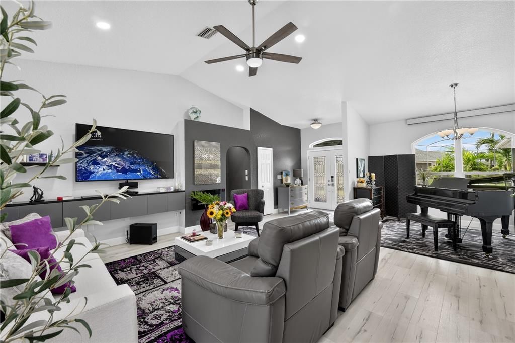 For Sale: $450,000 (3 beds, 2 baths, 1983 Square Feet)