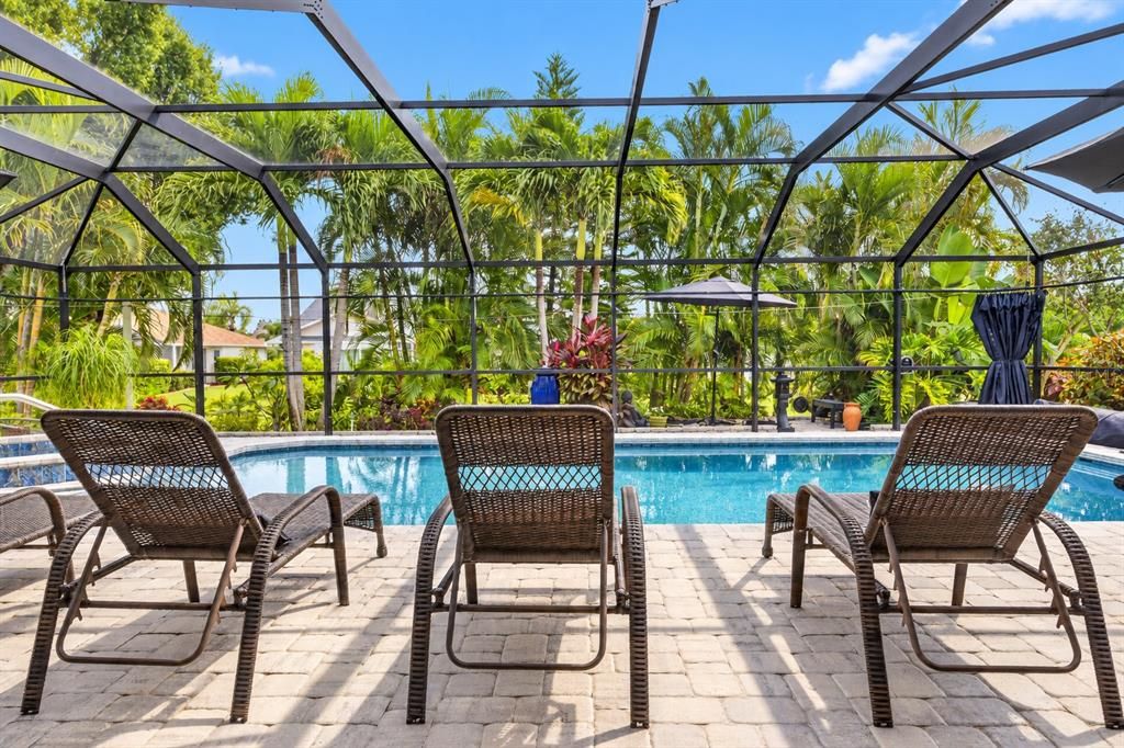 For Sale: $450,000 (3 beds, 2 baths, 1983 Square Feet)