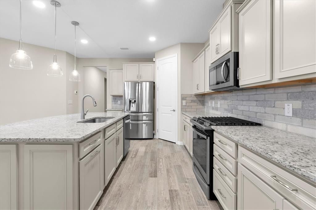 For Sale: $515,000 (3 beds, 2 baths, 2006 Square Feet)