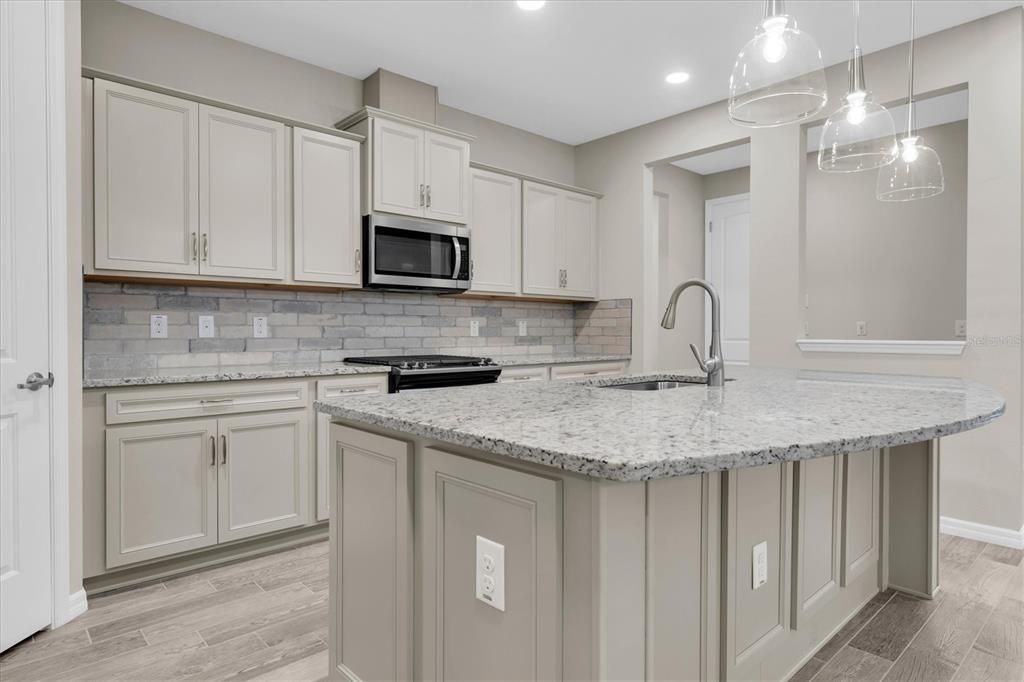 For Sale: $515,000 (3 beds, 2 baths, 2006 Square Feet)