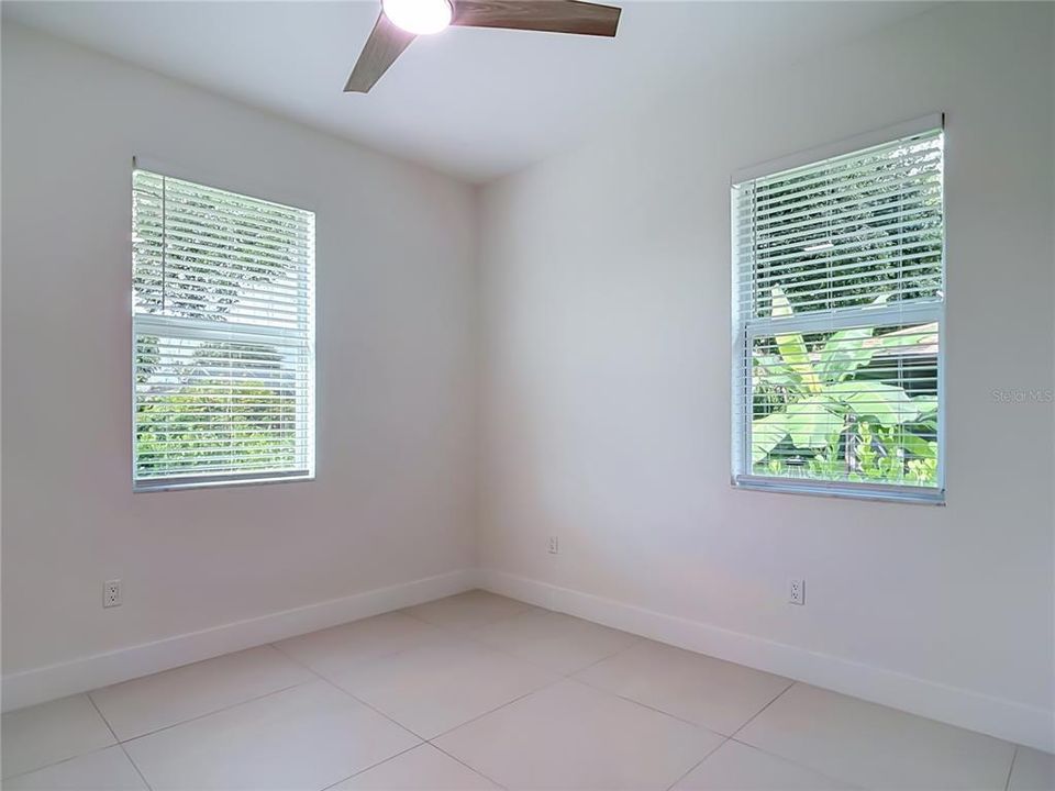 For Sale: $325,000 (3 beds, 2 baths, 1486 Square Feet)