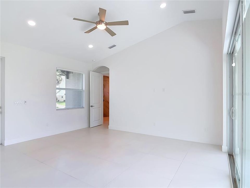 For Sale: $325,000 (3 beds, 2 baths, 1486 Square Feet)
