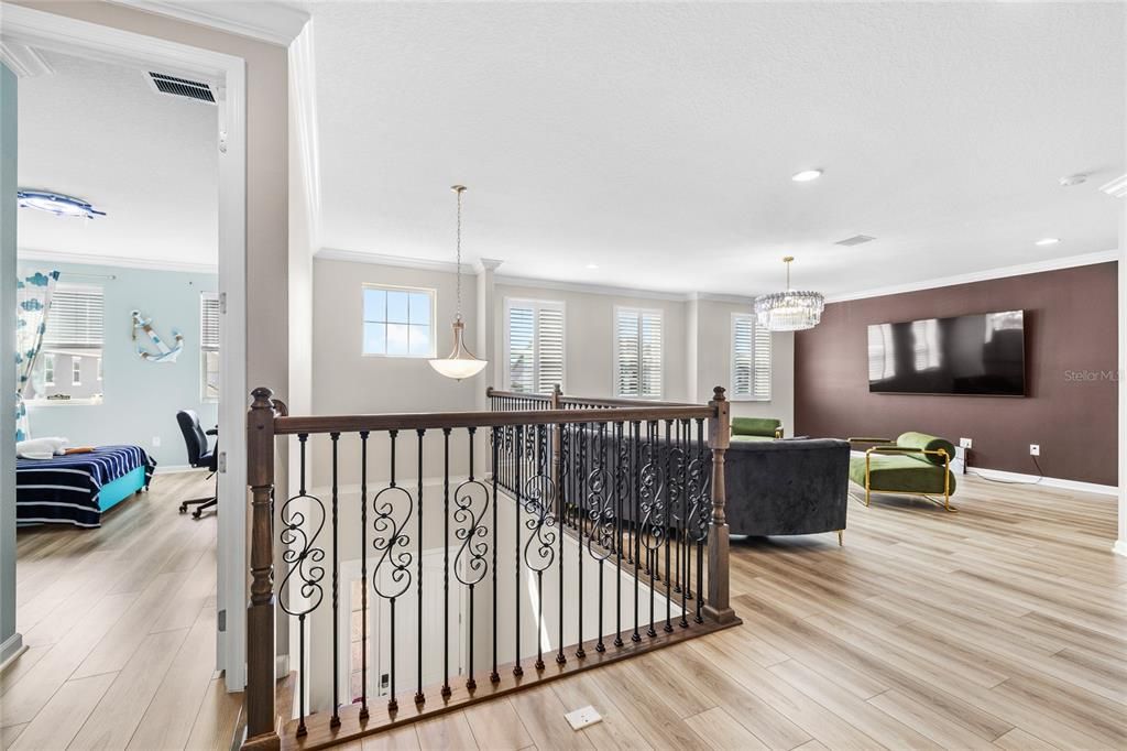 For Sale: $869,000 (5 beds, 4 baths, 3710 Square Feet)