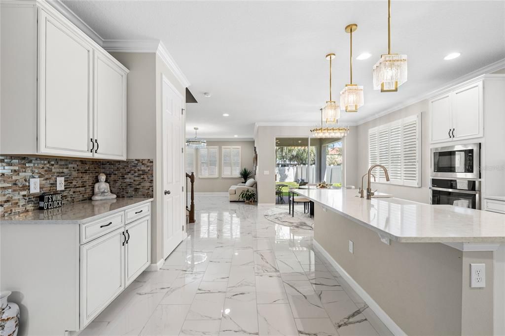 For Sale: $869,000 (5 beds, 4 baths, 3710 Square Feet)