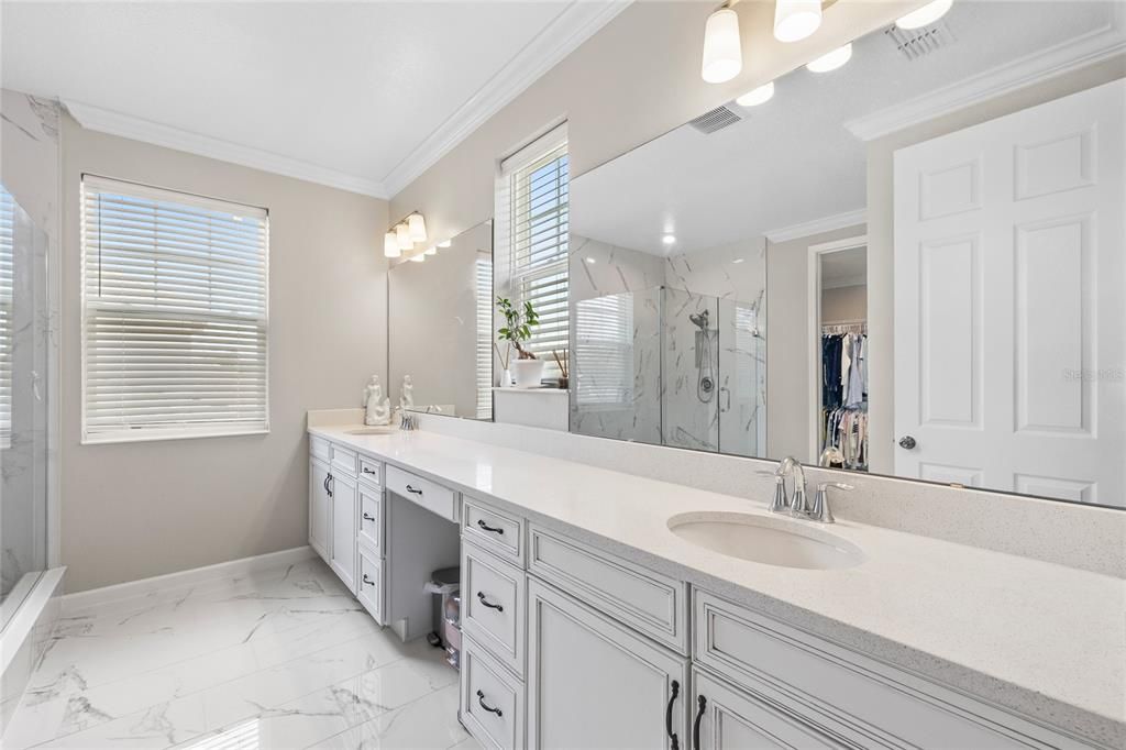 For Sale: $869,000 (5 beds, 4 baths, 3710 Square Feet)