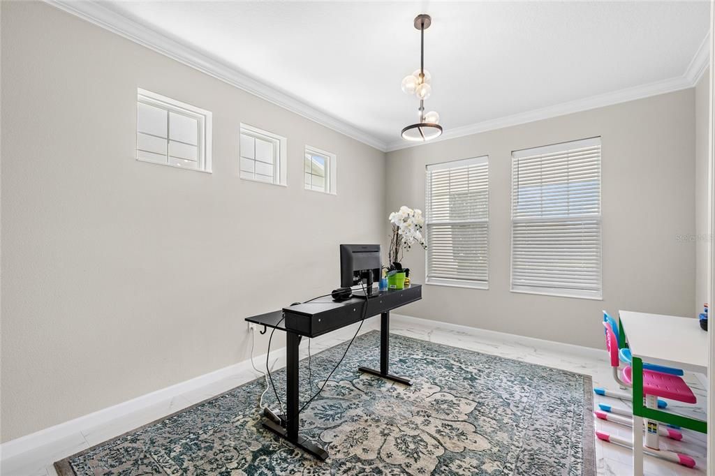 For Sale: $869,000 (5 beds, 4 baths, 3710 Square Feet)