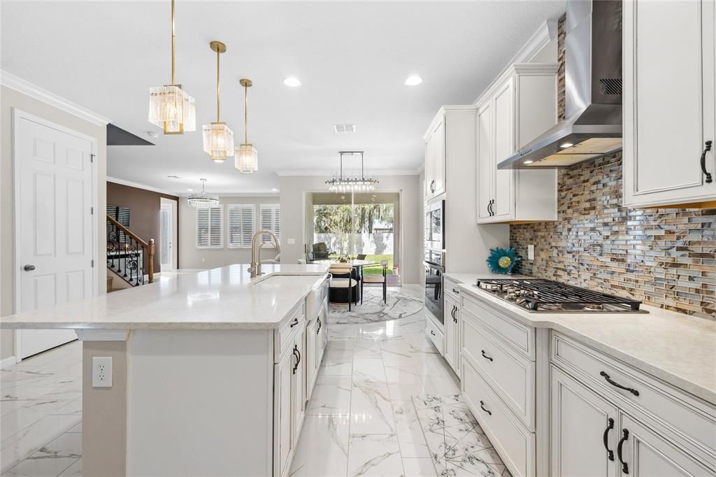 For Sale: $869,000 (5 beds, 4 baths, 3710 Square Feet)