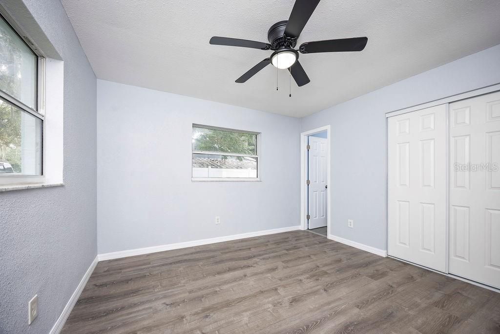 For Sale: $295,000 (3 beds, 2 baths, 1038 Square Feet)