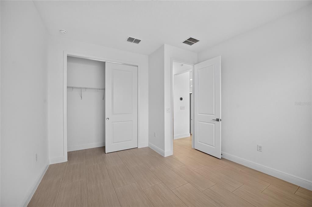 На продажу: $425,410 (2 спален, 2 ванн, 1718 Квадратных фут)