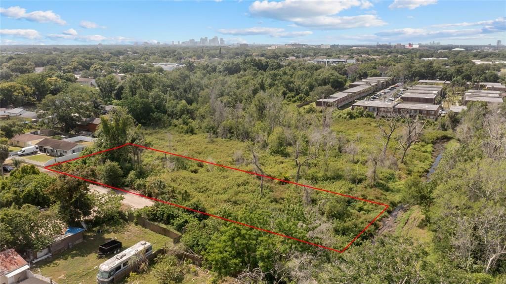 На продажу: $329,000 (0.67 acres)