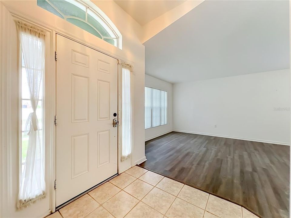 For Sale: $415,000 (4 beds, 2 baths, 1959 Square Feet)