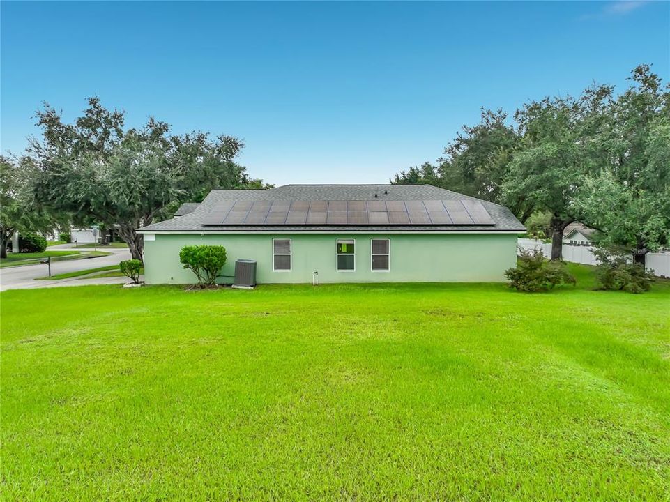 For Sale: $415,000 (4 beds, 2 baths, 1959 Square Feet)