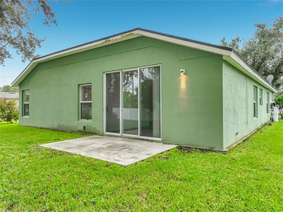 For Sale: $415,000 (4 beds, 2 baths, 1959 Square Feet)