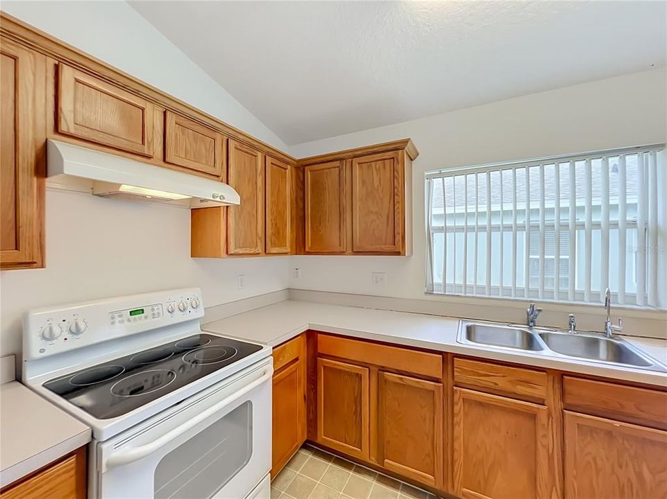 For Sale: $415,000 (4 beds, 2 baths, 1959 Square Feet)