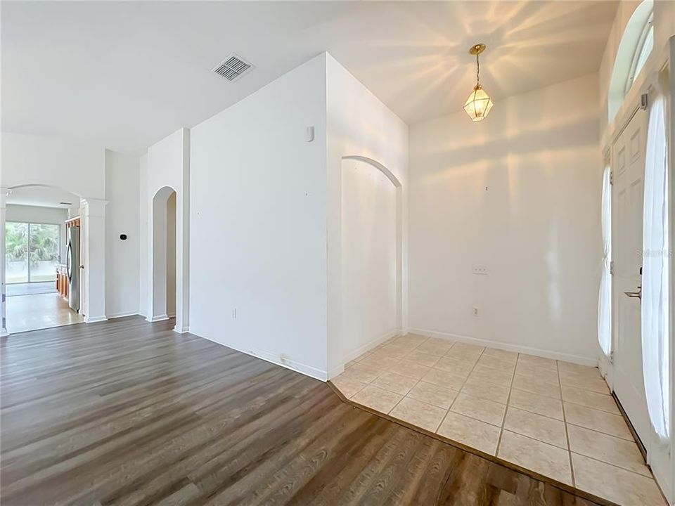 For Sale: $415,000 (4 beds, 2 baths, 1959 Square Feet)