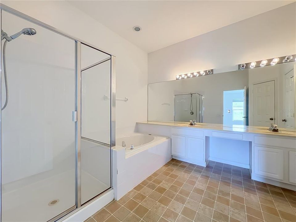 For Sale: $415,000 (4 beds, 2 baths, 1959 Square Feet)