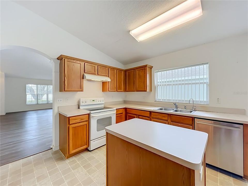 For Sale: $415,000 (4 beds, 2 baths, 1959 Square Feet)