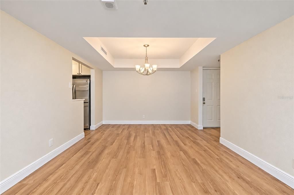 En Venta: $335,000 (2 camas, 2 baños, 1400 Pies cuadrados)