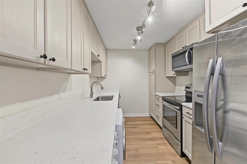 En Venta: $335,000 (2 camas, 2 baños, 1400 Pies cuadrados)