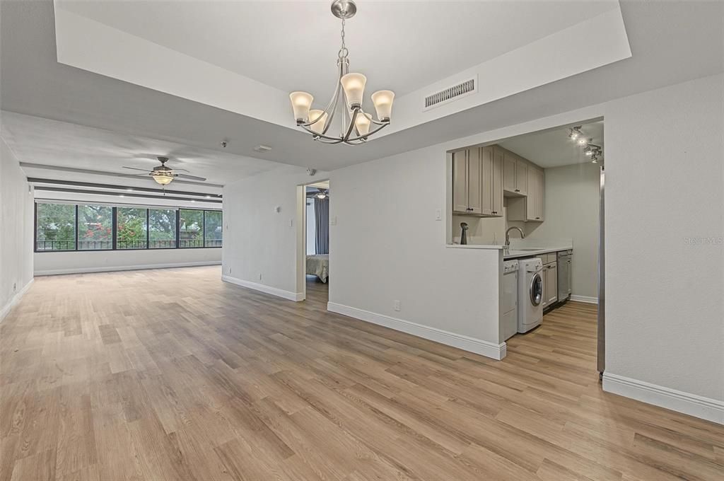 En Venta: $335,000 (2 camas, 2 baños, 1400 Pies cuadrados)