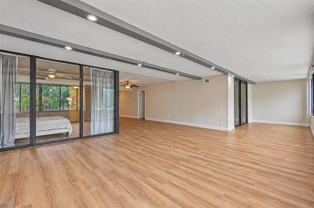 En Venta: $335,000 (2 camas, 2 baños, 1400 Pies cuadrados)