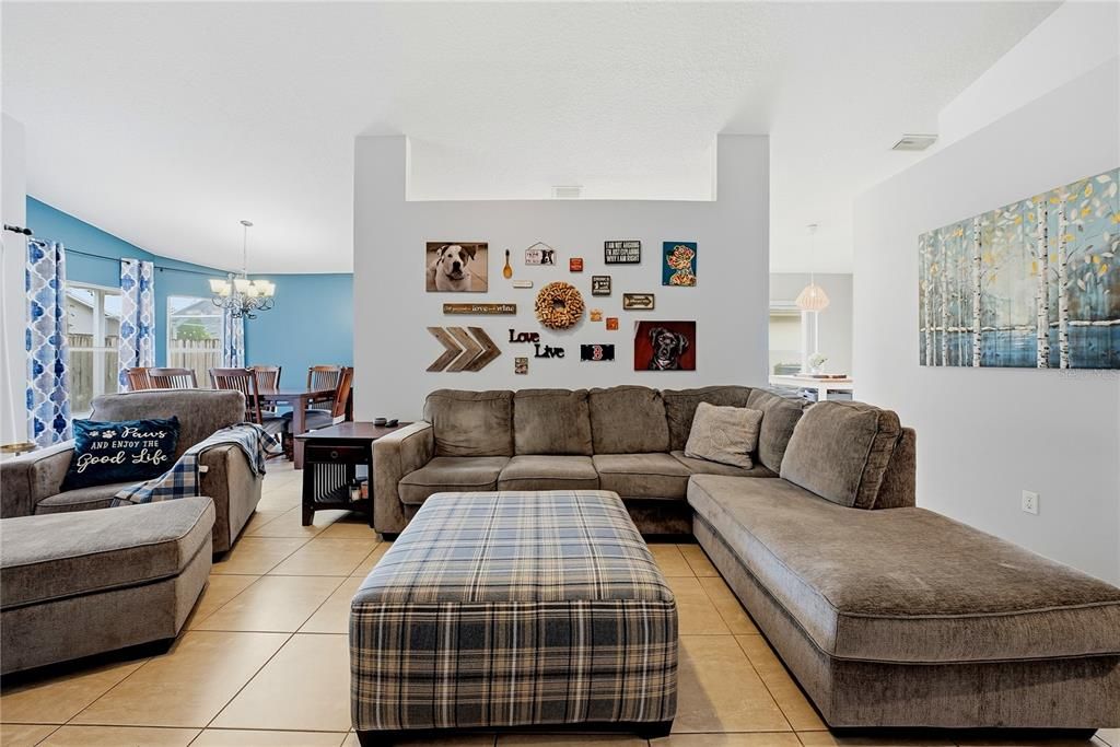 En Venta: $349,999 (3 camas, 2 baños, 1705 Pies cuadrados)