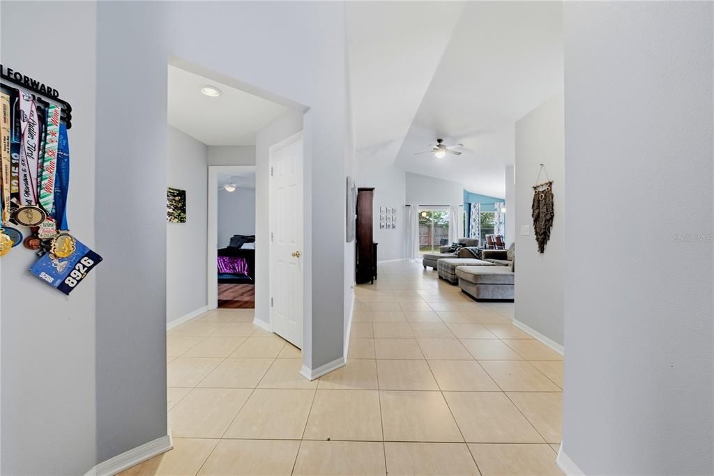 En Venta: $349,999 (3 camas, 2 baños, 1705 Pies cuadrados)