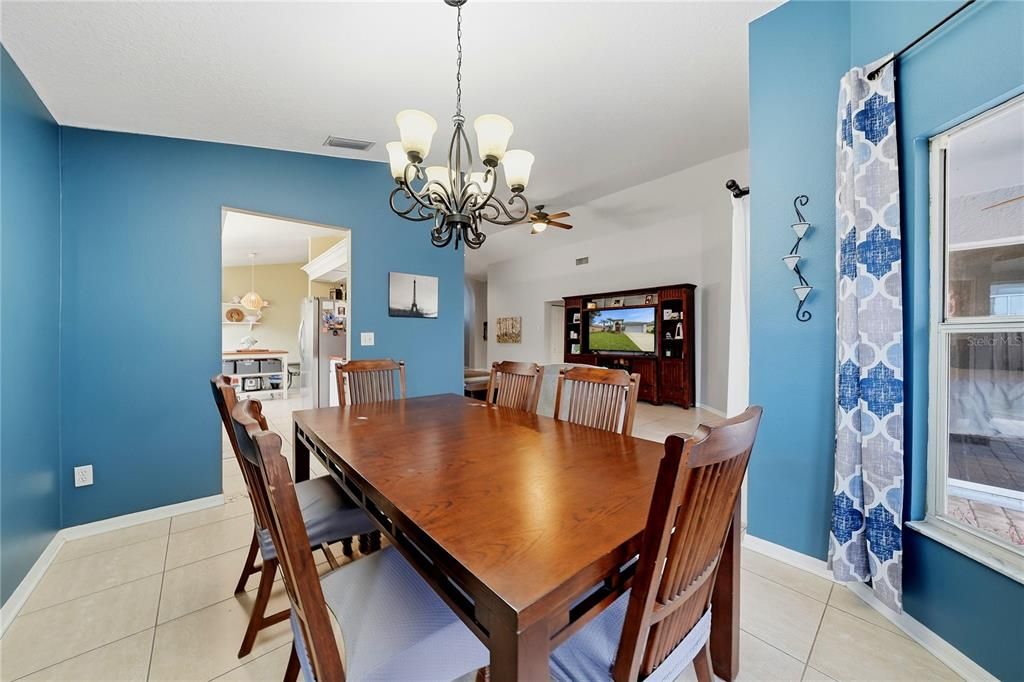 En Venta: $349,999 (3 camas, 2 baños, 1705 Pies cuadrados)