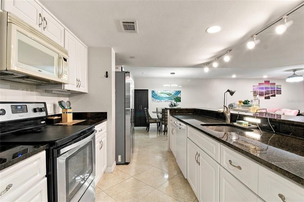 En Venta: $291,700 (2 camas, 2 baños, 1611 Pies cuadrados)