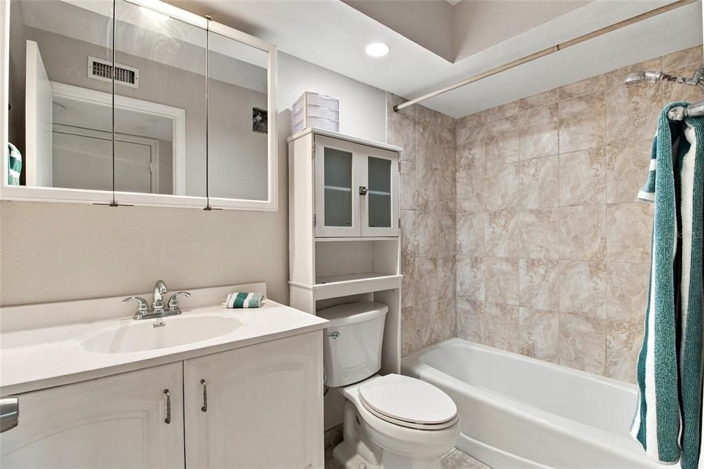 En Venta: $291,700 (2 camas, 2 baños, 1611 Pies cuadrados)