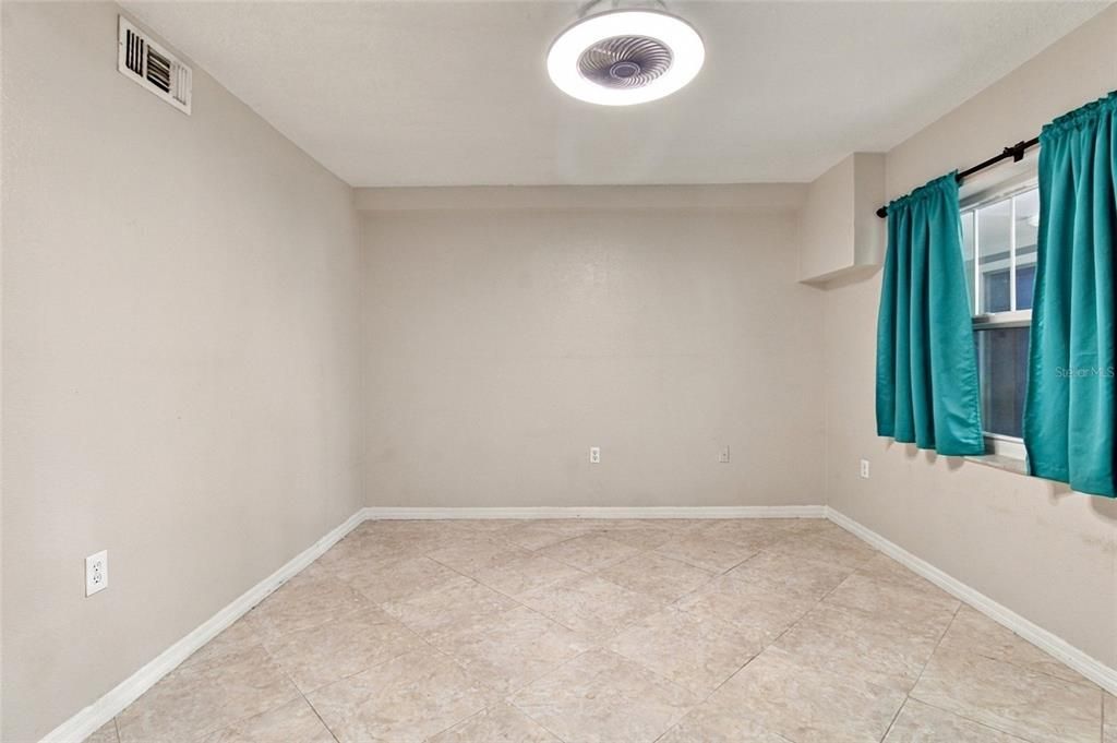 En Venta: $291,700 (2 camas, 2 baños, 1611 Pies cuadrados)