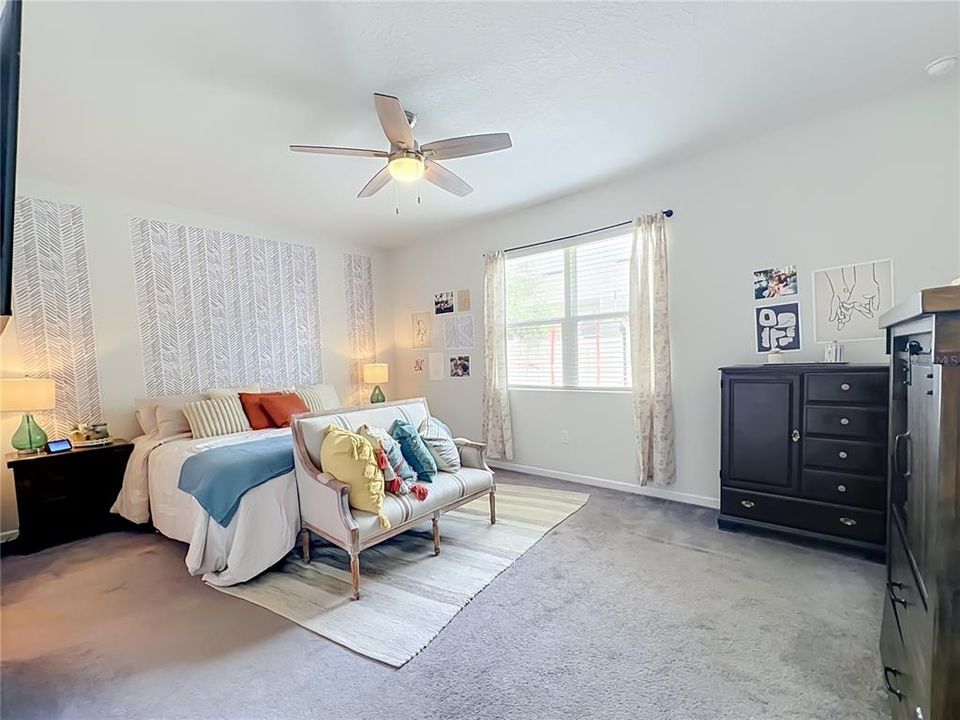 For Sale: $379,000 (4 beds, 2 baths, 1928 Square Feet)