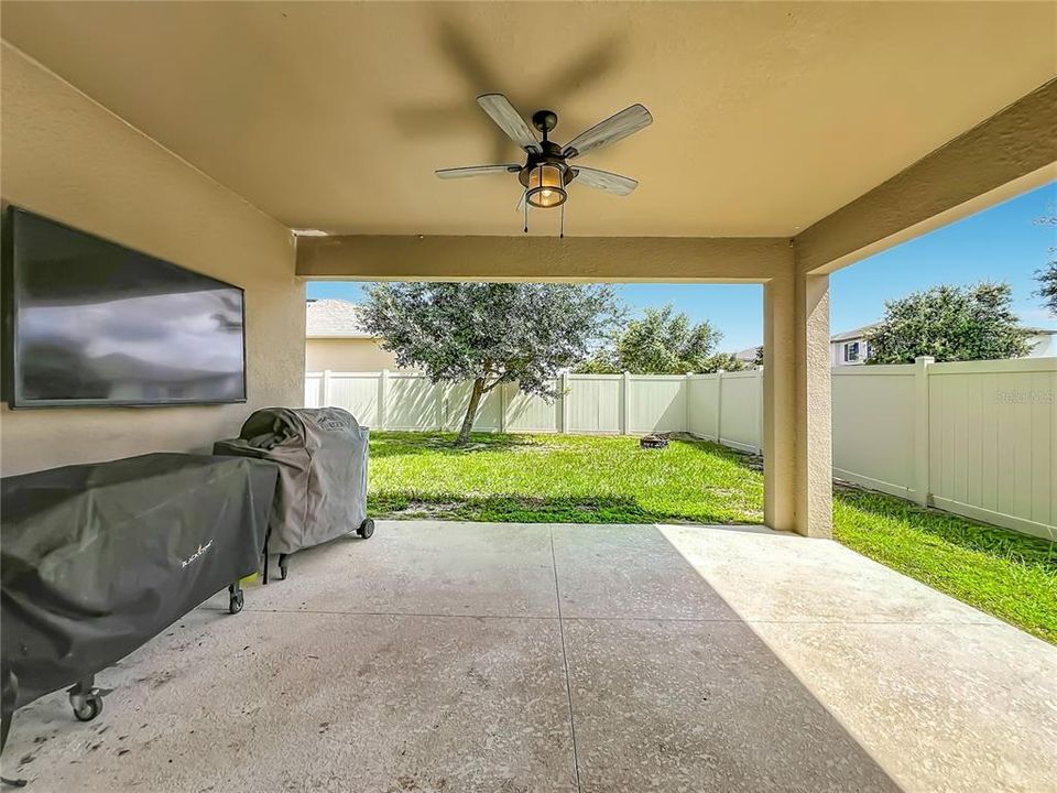 For Sale: $379,000 (4 beds, 2 baths, 1928 Square Feet)
