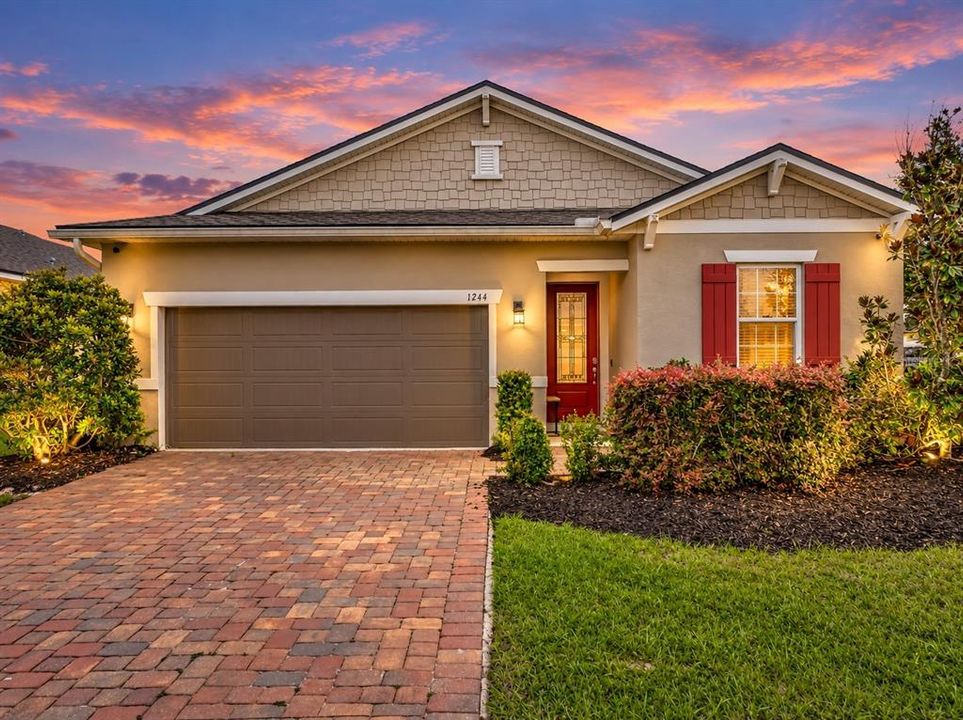 For Sale: $379,000 (4 beds, 2 baths, 1928 Square Feet)