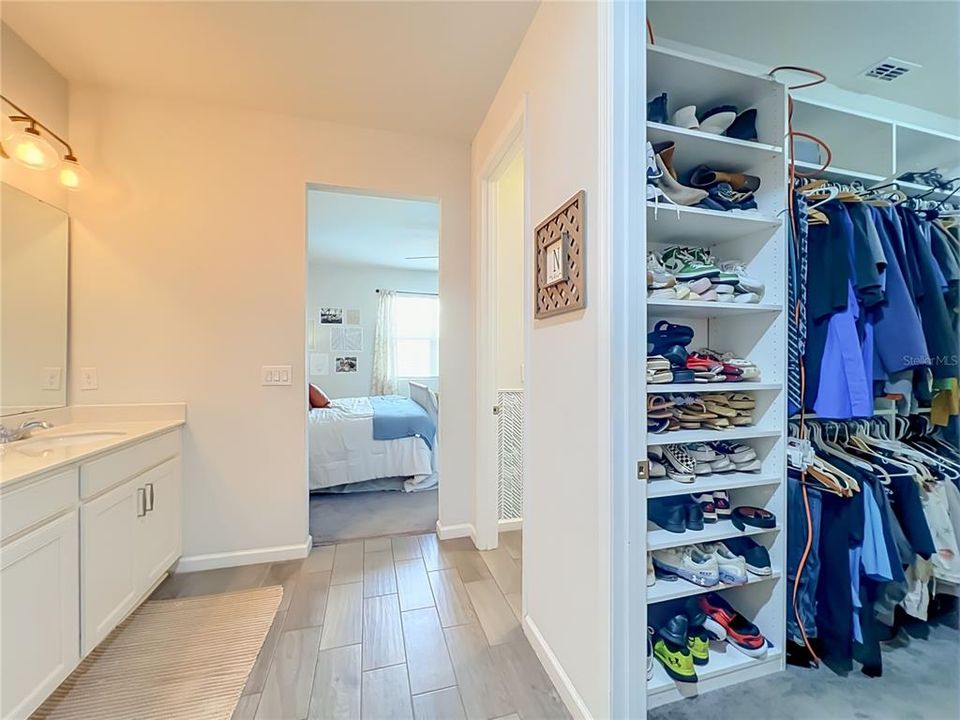 For Sale: $379,000 (4 beds, 2 baths, 1928 Square Feet)
