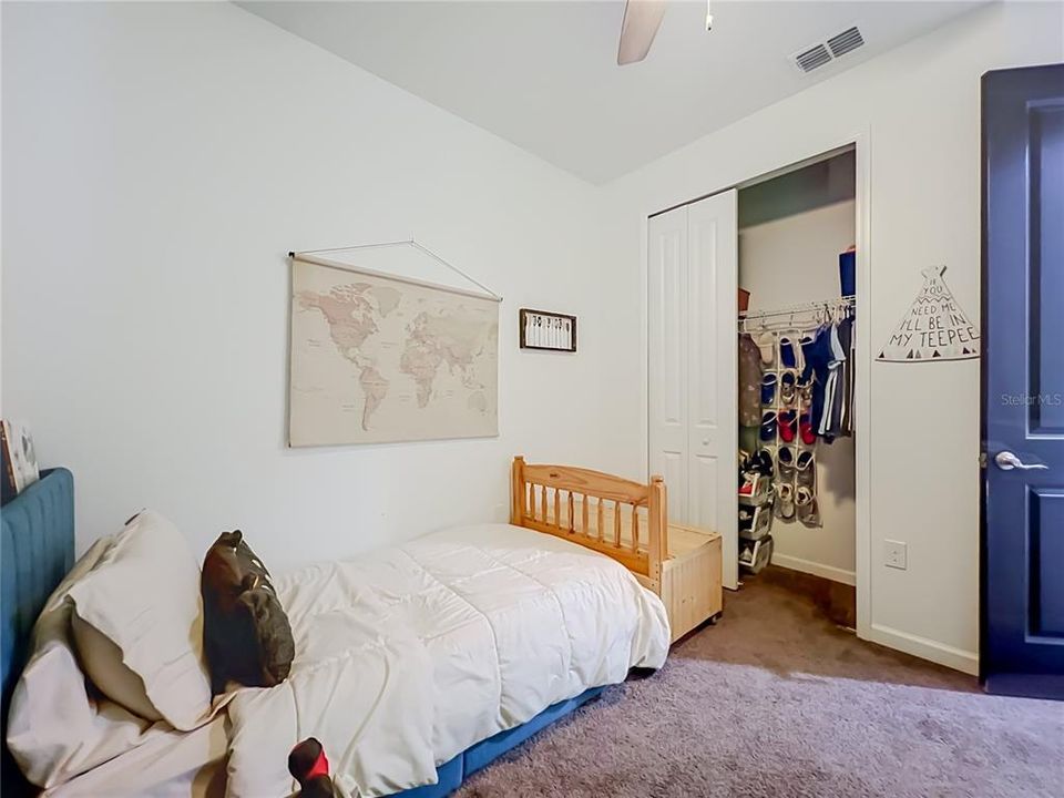 For Sale: $379,000 (4 beds, 2 baths, 1928 Square Feet)