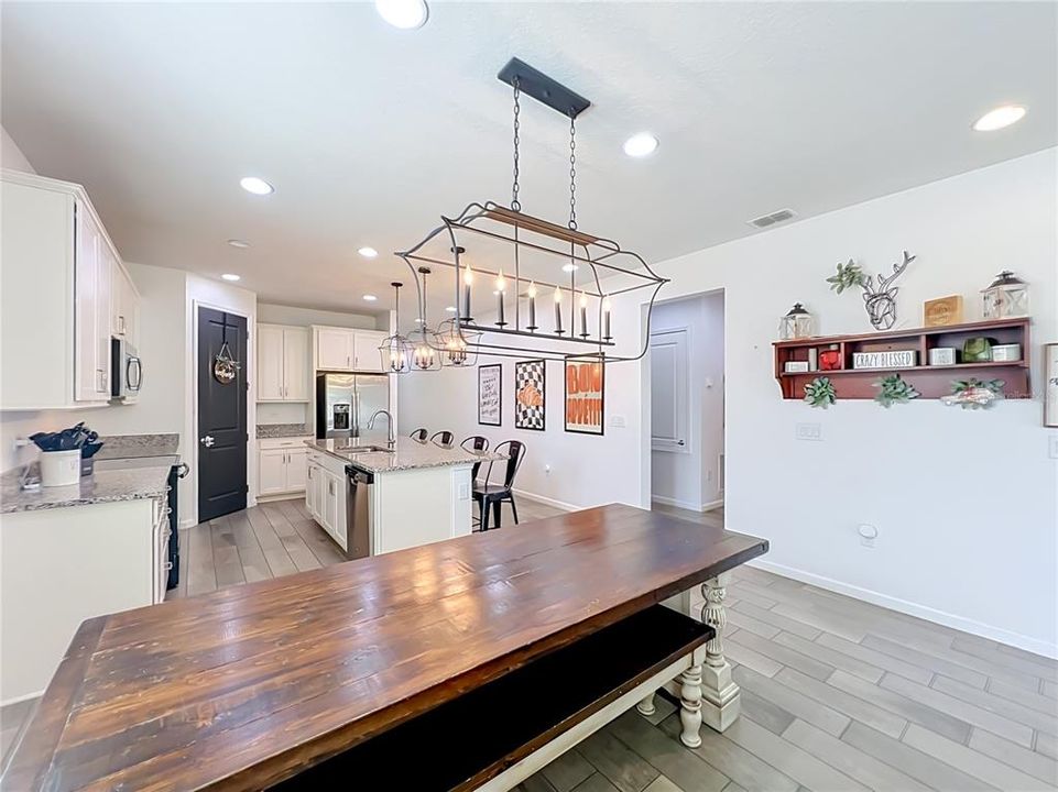 For Sale: $379,000 (4 beds, 2 baths, 1928 Square Feet)