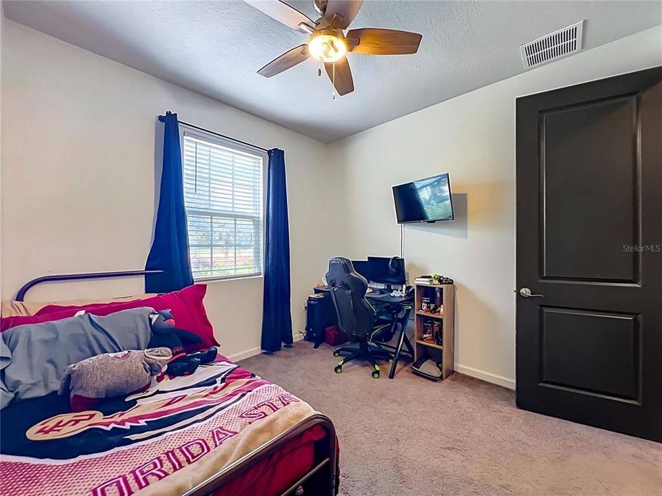 For Sale: $379,000 (4 beds, 2 baths, 1928 Square Feet)