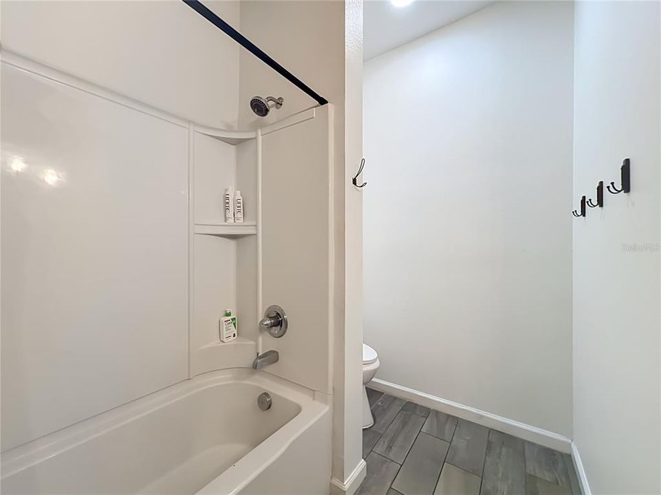 For Sale: $379,000 (4 beds, 2 baths, 1928 Square Feet)