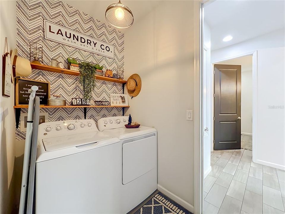 For Sale: $379,000 (4 beds, 2 baths, 1928 Square Feet)