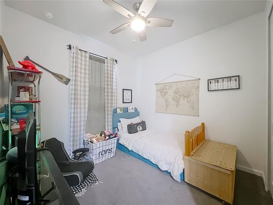 For Sale: $379,000 (4 beds, 2 baths, 1928 Square Feet)
