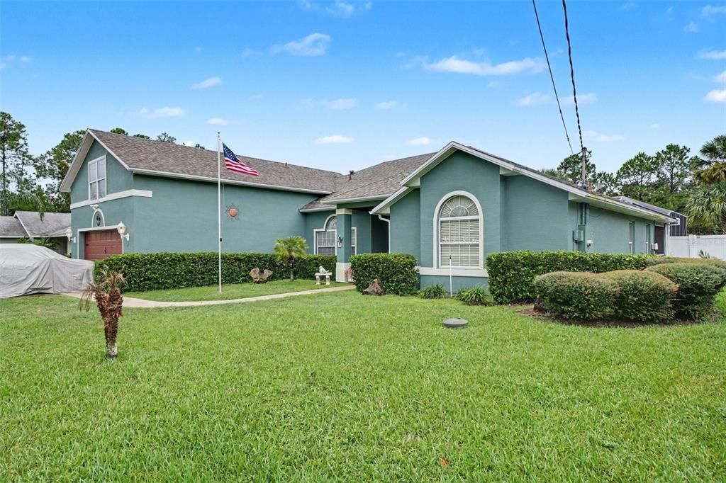 For Sale: $570,000 (5 beds, 3 baths, 2944 Square Feet)