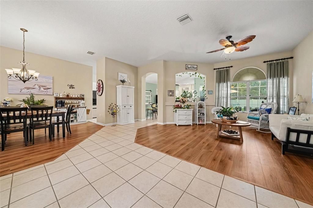 For Sale: $570,000 (5 beds, 3 baths, 2944 Square Feet)